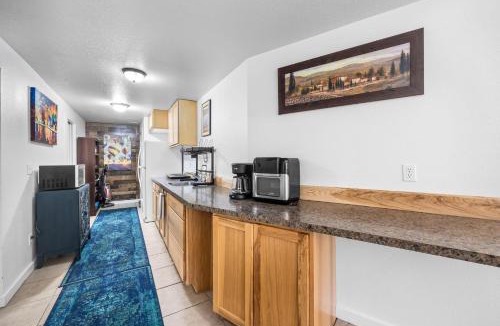 Southeast Bend House | BrightCottage