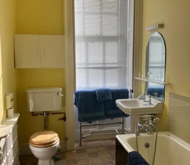 Robertsbridge House | Brightling Park