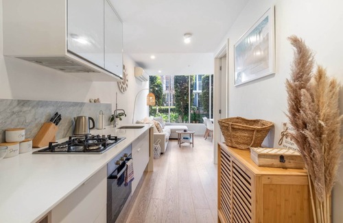 Brighton Apartment | Brighton 1-Bed Apartment with Balcony & Parking