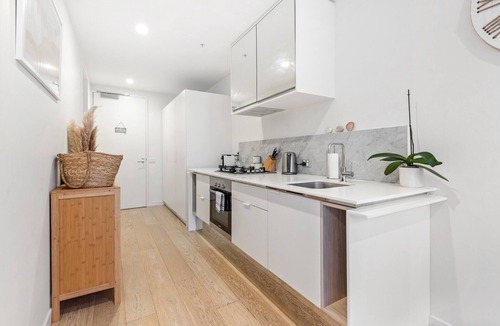 Brighton Apartment | Brighton 1-Bed Apartment with Balcony & Parking