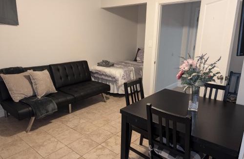 St. Elizabeth's Apartment | Brighton Apartment Sleeps 3 - Steps to Bus Line