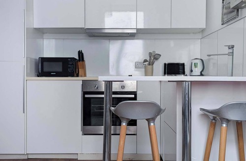 Hove Apartment | Brighton Bijou - by Brighton Holiday Lets