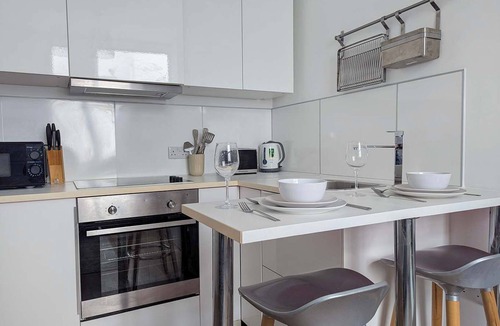 Hove Apartment | Brighton Bijou - by Brighton Holiday Lets