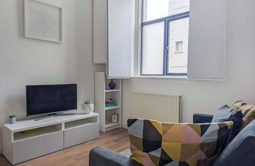 Hove Apartment | Brighton Bijou - by Brighton Holiday Lets