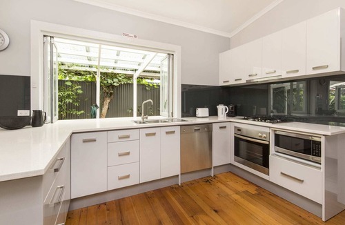 Brighton House | BRIGHTON HAVEN a self-contained modern bungalow