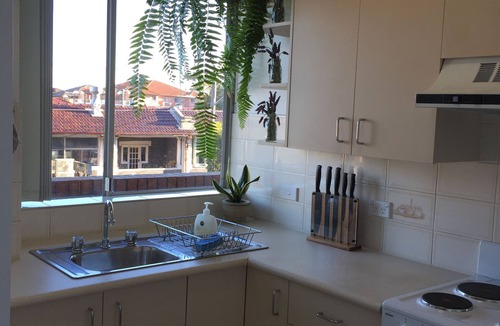 Brighton-le-Sands Apartment | Brighton-Le-Sands Beach Pad with Elevator 2 min walk to the beach