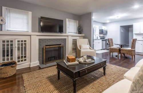Northeast Kansas City House | Brighton Park House | 3 BR