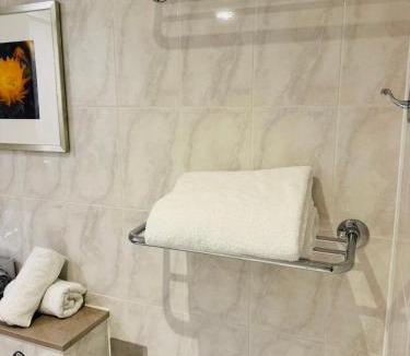 Cleveland Circle Hotel | Brighton place Hotel