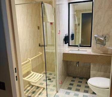 Cleveland Circle Hotel | Brighton place Hotel