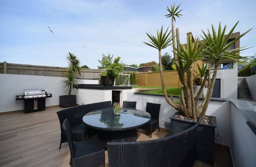 Woodingdean House | Brighton Seaside Retreat