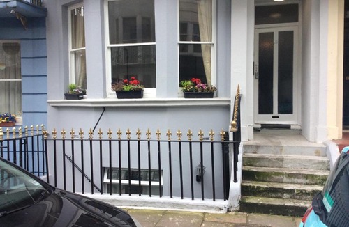 Kemptown Apartment | Brighton Studio Room newly refurbished