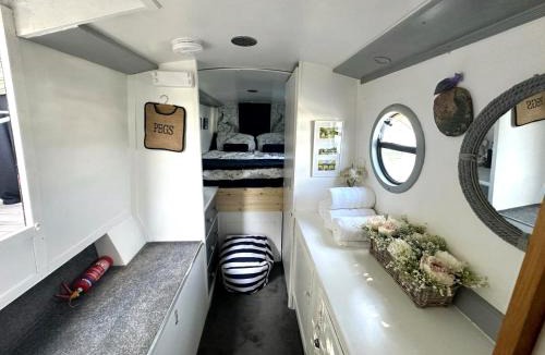 Runnymede Boat Rental | BrightOwl Waterside Narrowboat Cottage Experience