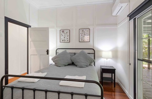 Landsborough House | Brightside Holidays - Sunshine Coast Hinterland