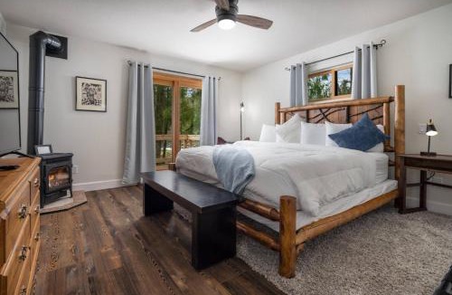 Brightwood House | Brightwood Riverfront Getaway