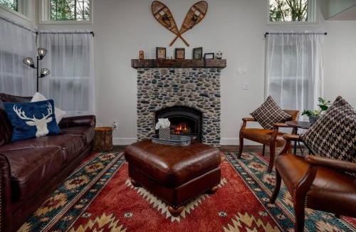 Brightwood House | Brightwood Riverfront Getaway