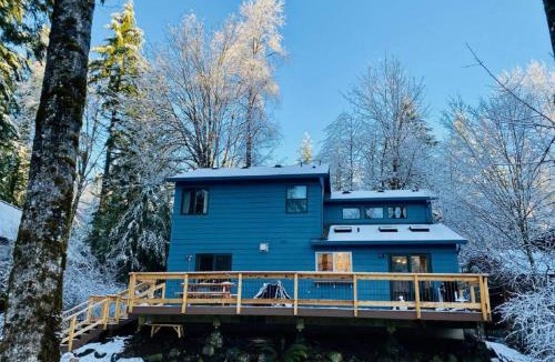 Brightwood House | Brightwood Riverfront Getaway