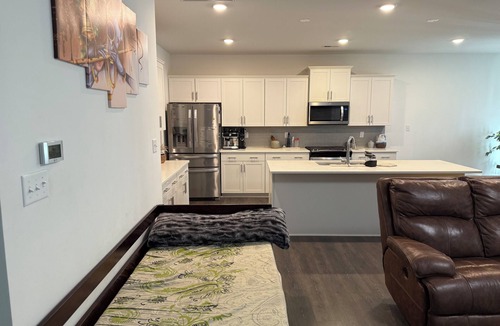 Midlothian House | Brilliant 3-bedroom townhome with AC in Chesterfield
