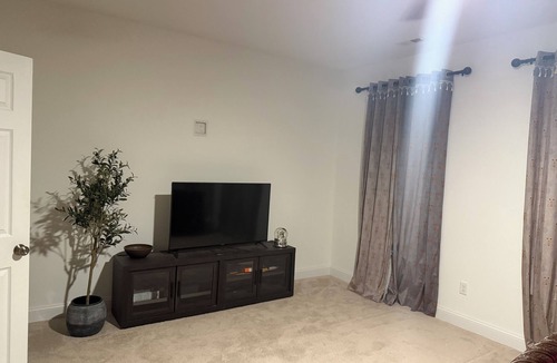 Midlothian House | Brilliant 3-bedroom townhome with AC in Chesterfield