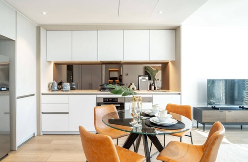 Docklands Apartment | Brilliant Collins Wharf Waterfront Condo