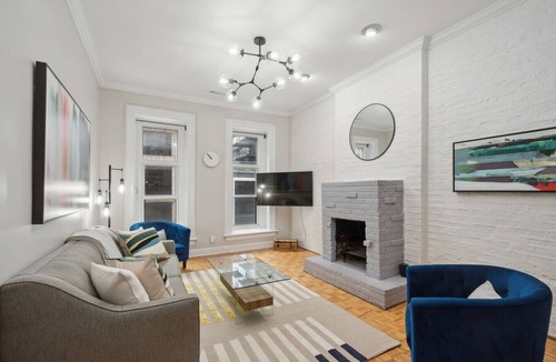 Near North Side Condo | Brilliant Downtown Chicago 3-Bedroom Condominium
