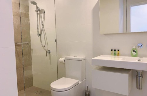 Surfers Paradise Apartment | Brilliant Home to SurferParadise@RiverView+Parking