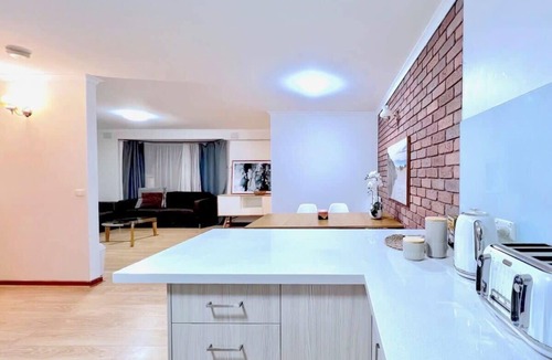 Mount Waverley Villa | Brilliant Modern Flat @Mount Waverley *Smart TV