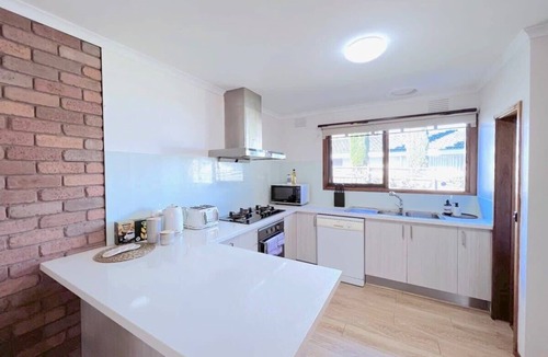 Mount Waverley Villa | Brilliant Modern Flat @Mount Waverley *Smart TV