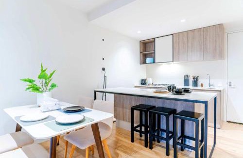 Werribee South Apartment | Brilliant Quay Boulevard Apt