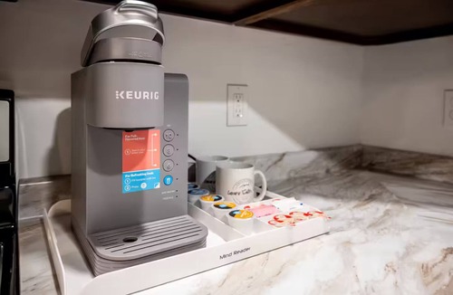 Brillion Apartment | Brillion 2‑Bedroom Suite w/Full Kitchen Near Ariens – Unit #4