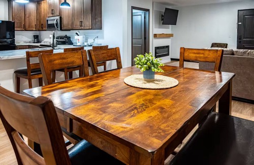 Brillion Apartment | Brillion 2‑Bedroom Suite w/Full Kitchen Near Ariens – Unit #6