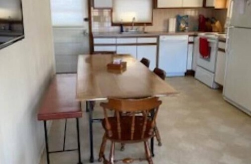 Brimfield Cottage | Brimfield Waterfront cottage