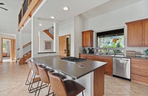 Redmond House | Bring a golf 4-some, family or couples. 4 private bed/baths- sleeps 10