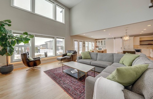 Plainfield House | Bring the Family! Suburban Gem in Plainfield