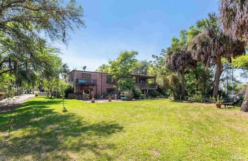 Warrington House | Bring the pup & boat! Historic 2 bedroom, 2.5 bath waterfront town-home w/dock.