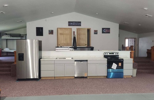 Mattoon House | Bring The Whole Crew, We've Got Room!