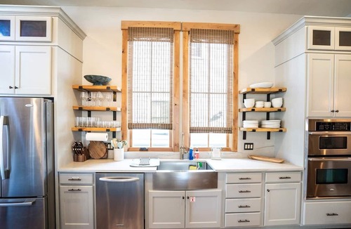 Buena Vista House | Bring the whole family to this amazing 4 bedroom home with lots of room to spread out
