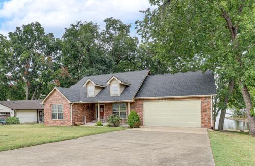 Grove House | Bring Your Boat! Lakefront Home w/Dock in Grove