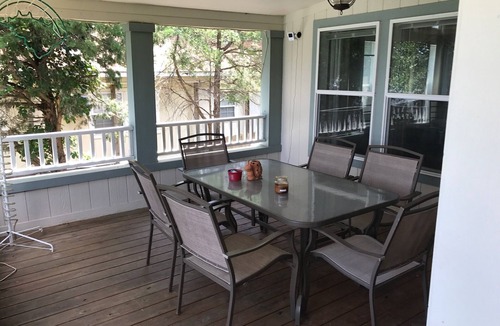 Enchanted Oaks House | Bring your boat! Pet friendly - Lakefront house on Cedar Creek Lake.