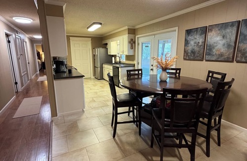 Mid America House | Bring Your Boat:Private Ramp &Dock on HAMILTON-Fire Pit &Deck 4 Kings-sleeps 16