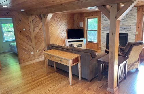The Bluffs Cabin | Bring your own boat and enjoy a great family vacation week on Ossipee Lake