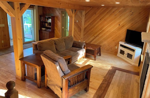 The Bluffs Cabin | Bring your own boat and enjoy a great family vacation week on Ossipee Lake