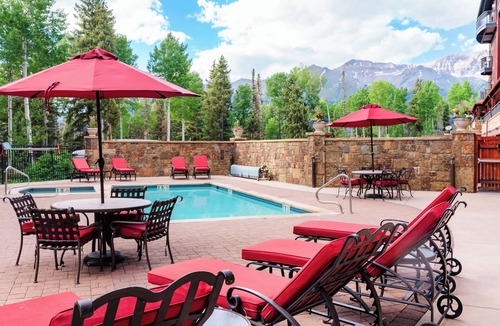Mountain Village Condo | Bring Your Pet! 1-Bedroom Mountain Retreat at the Bear Creek Lodge