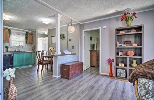 Mohawk House | Bring Your Pets! Midway Abode w/Yard & Fire Pit