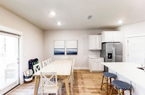 Carrabelle House | Bring Your Pets, Walk to Beach! St Teresa Haven