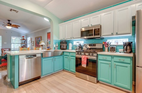 Kyle House | Bring Your Pup! Remote-Work Hub 22 Mi to Austin