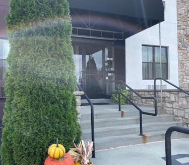 Cheyney Hotel | Brinton Suites