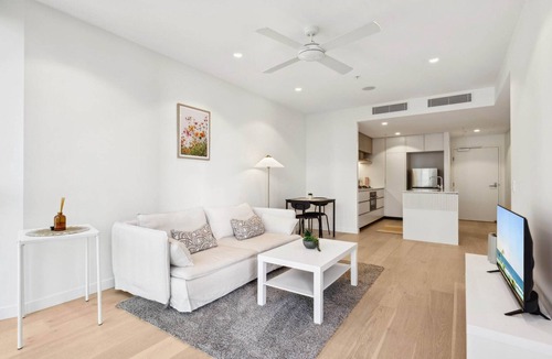 Brisbane Central Business District Apartment | Brisbane 1BR with Pool, Spa, Sauna and Balcony