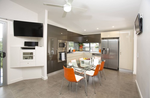 Eight Mile Plains Apartment | Brisbane Holiday Village