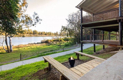Kenmore Cabin | Brisbane River Shack