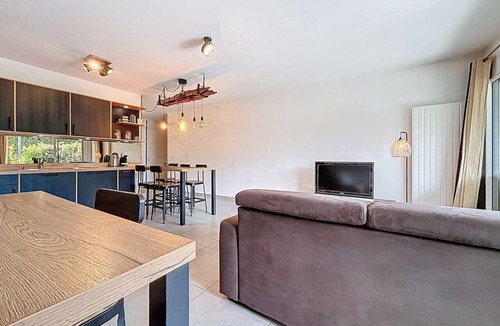 Brison-Saint-Innocent Apartment | Brison-Saint-Innocent - L'Instant paisible